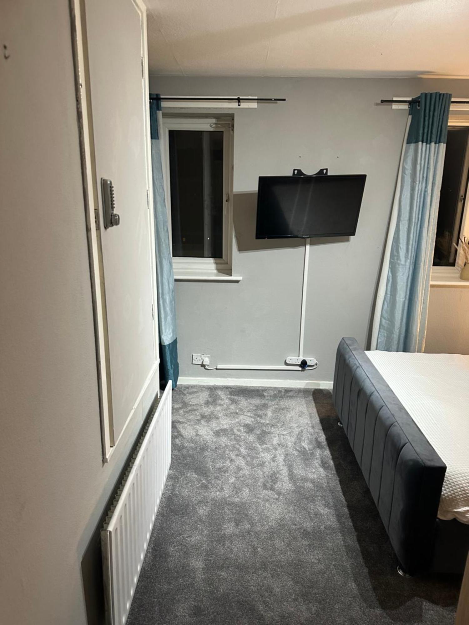 ウェンズベリー La Mansion Bed & Breakfast エクステリア 写真