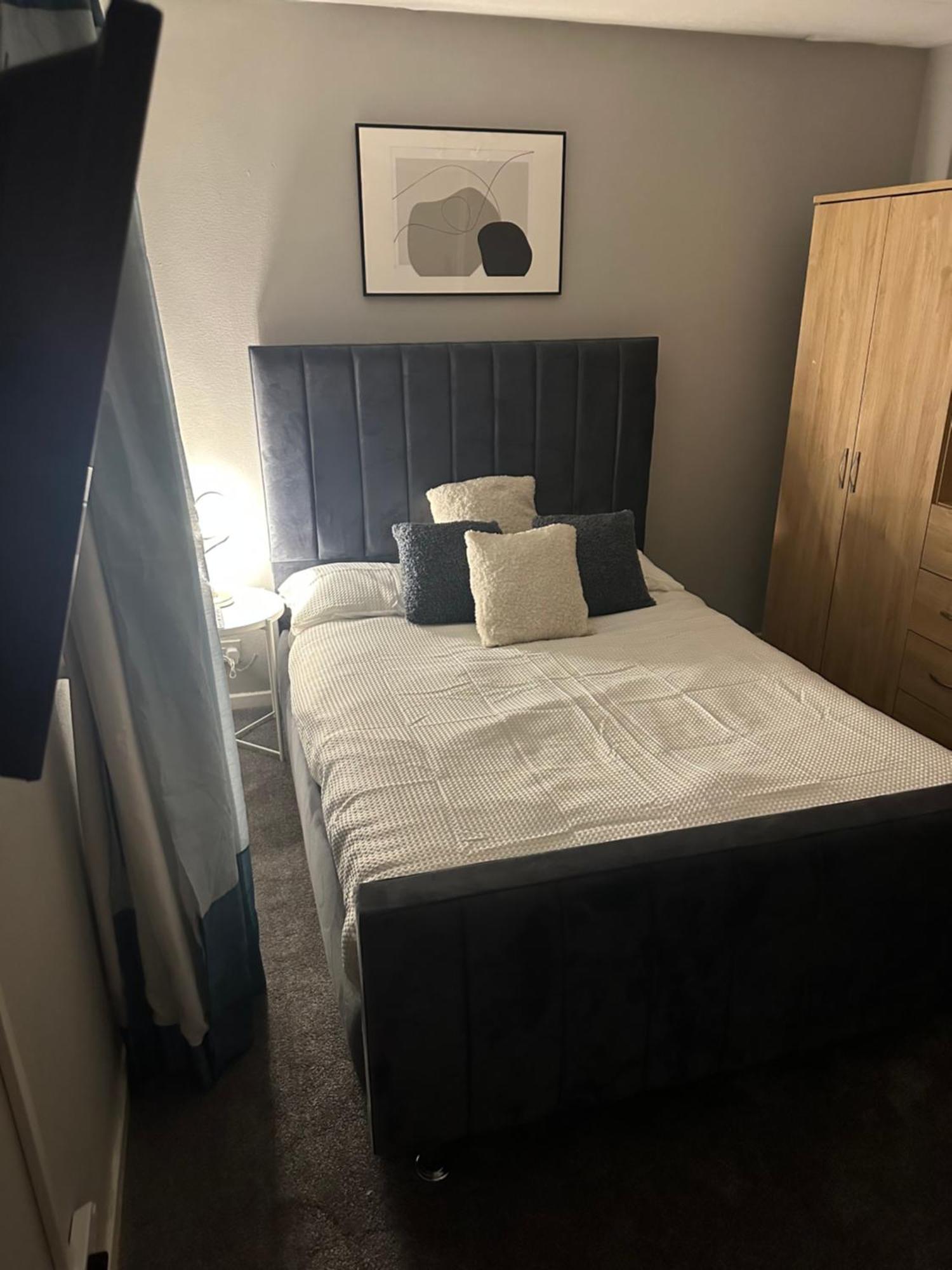 ウェンズベリー La Mansion Bed & Breakfast エクステリア 写真